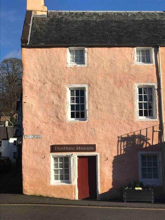 Fantastic 2 Bed Flat In Dunblane High Street Exterior photo